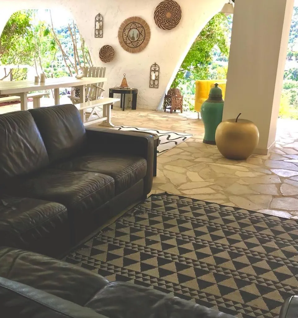Villa Hirondelles 35 Cavalaire-sur-Mer France